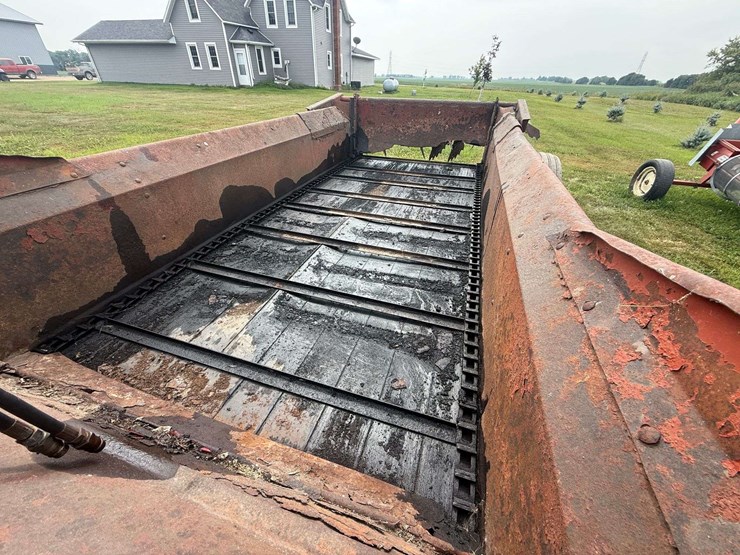 new-holland-155-image-22