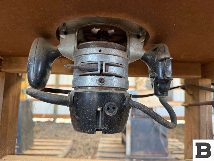 wood-router-table-w/-router-image-6