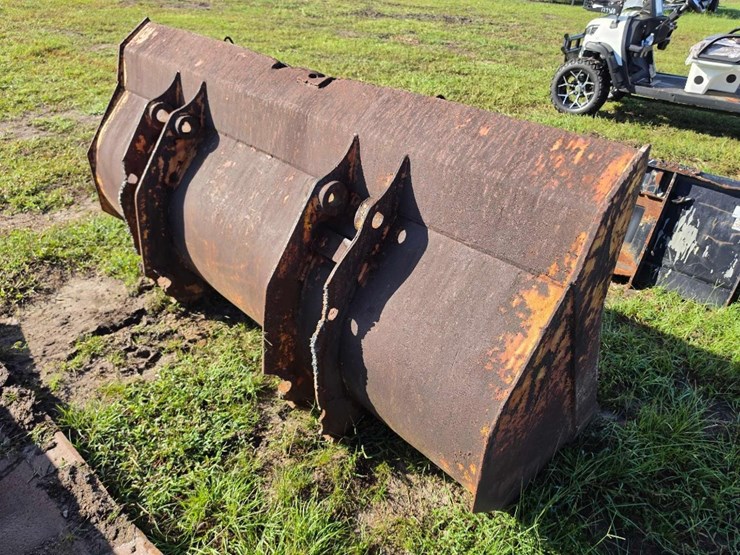 251---94"-hd-utility-bucket-image-4