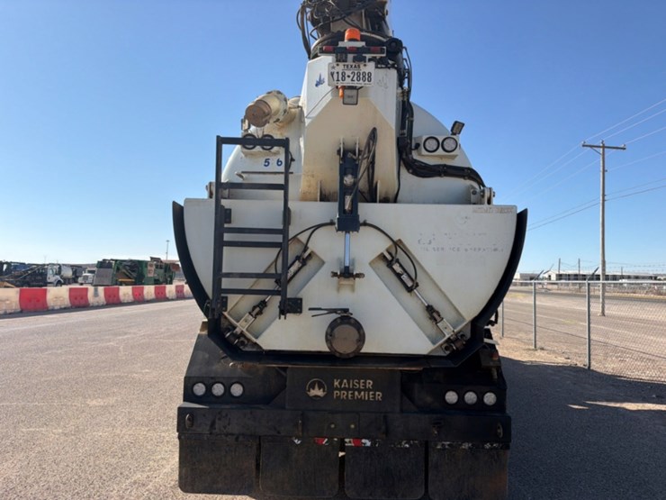 2024-kenworth-t880-image-15