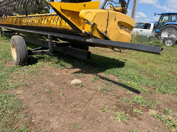 new-holland-73c-image-32