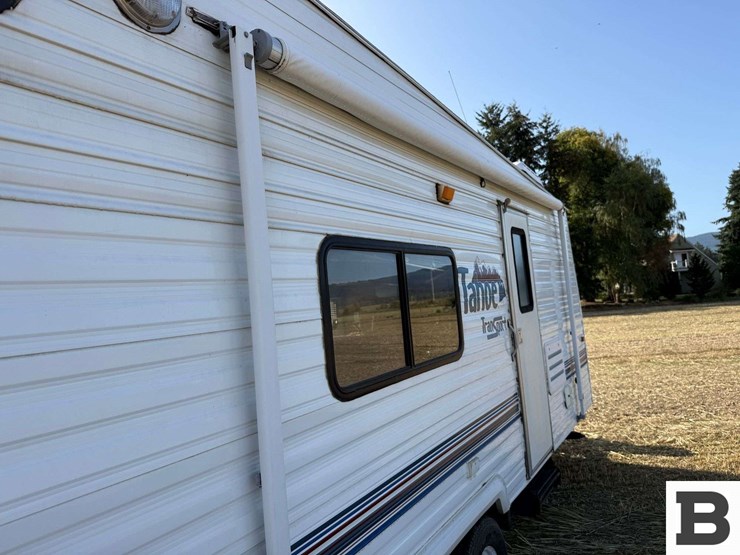2002-tahoe-transport-21'-toy-hauler-travel-trailer-image-27