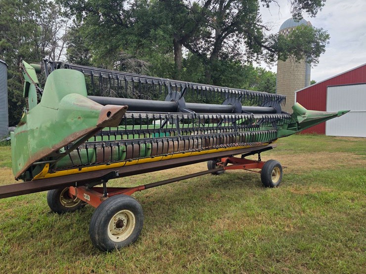 john-deere-220-image-18