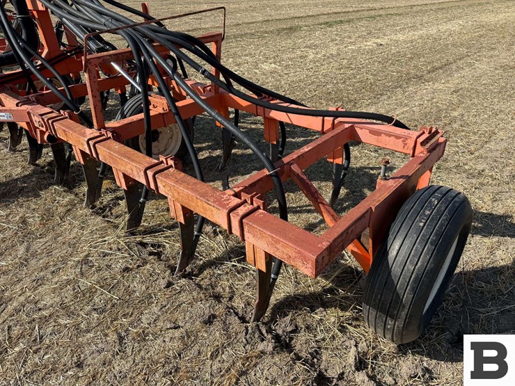 2008-custom-22.5'-air-seeder-image-18