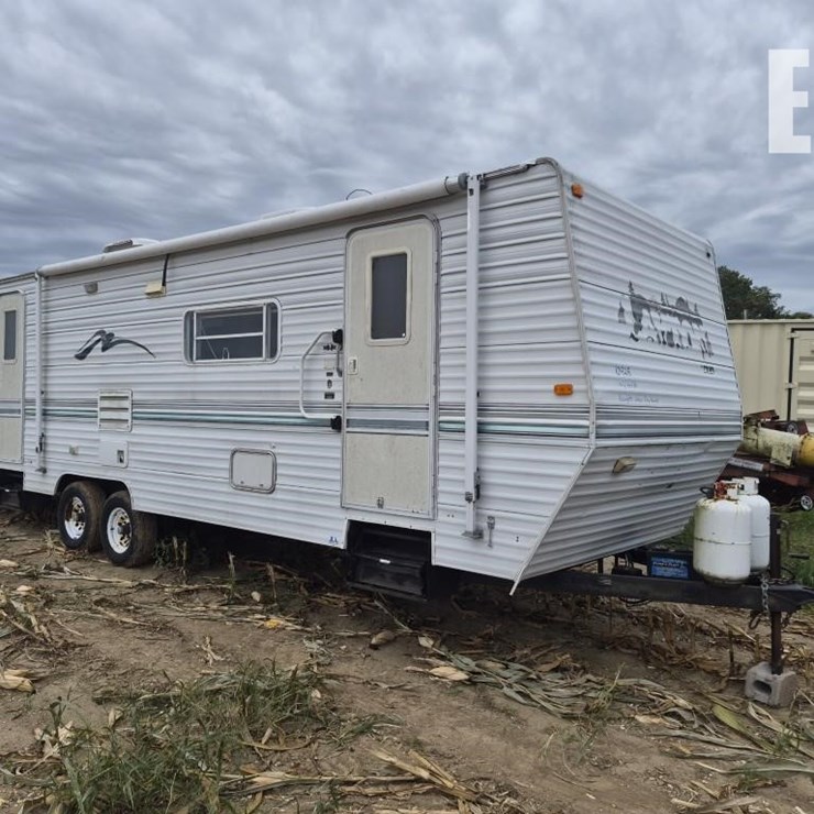 2000 LAYTON CAMPER 10928