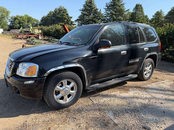 2004-gmc-envoy-image-1