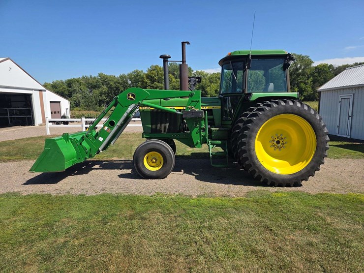 1977-john-deere-4430-image-21