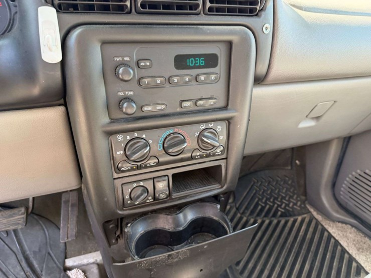 2005-chevrolet-venture-image-34