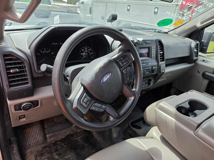 2019-ford-f150-xl-image-11