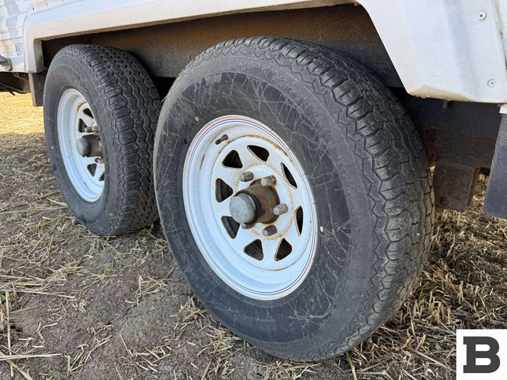 2002-tahoe-transport-21'-toy-hauler-travel-trailer-image-30