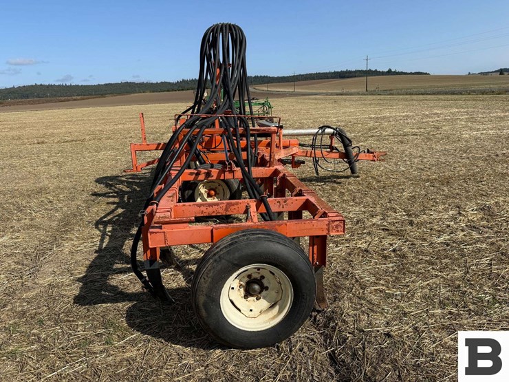 2008-custom-22.5'-air-seeder-image-7
