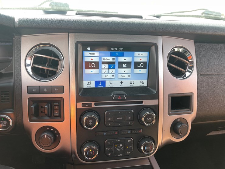 2017-ford-expedition-image-24