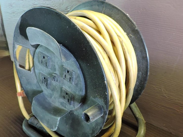cord-reel-w/110-volt-electric-cord-image-2