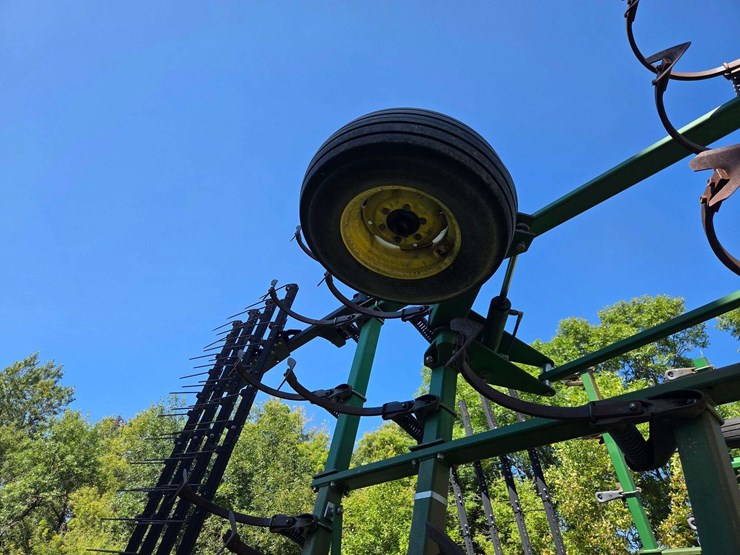 john-deere-2210-image-18