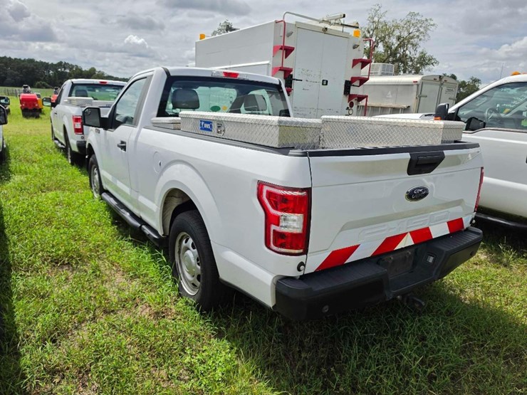 2019-ford-f150-xl-image-3