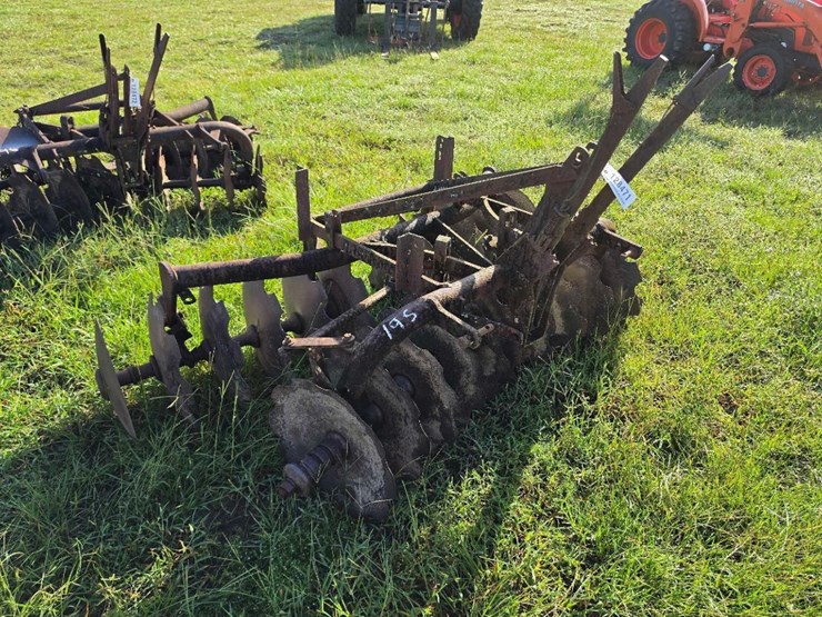 massey-ferguson-7-image-1