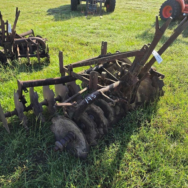 MASSEY-FERGUSON 7