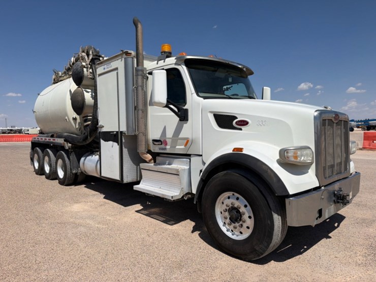 2020-peterbilt-567-image-3