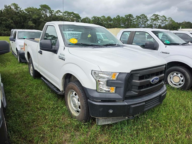 2017-ford-f150-xl-image-1