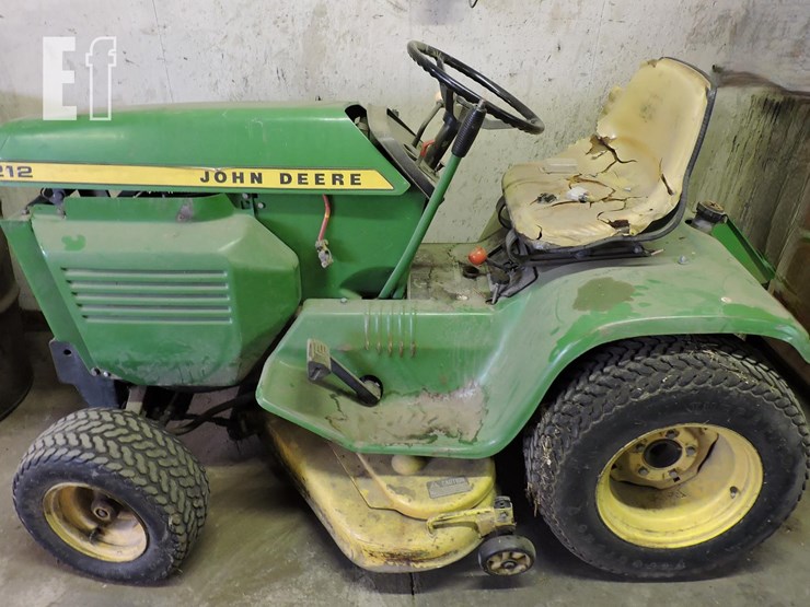 john-deere-212-image-1