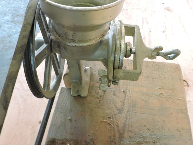grain-grinding-mill-w/electric-motor-image-2