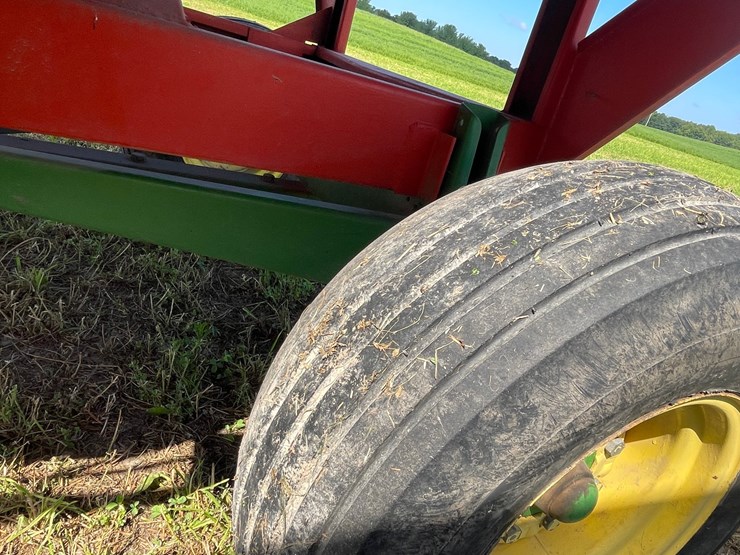 john-deere-1075-image-25
