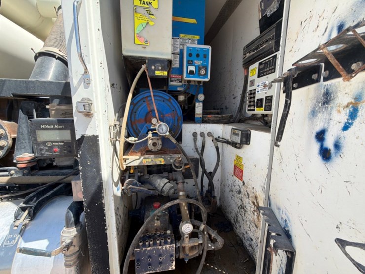 2020-peterbilt-567-image-4
