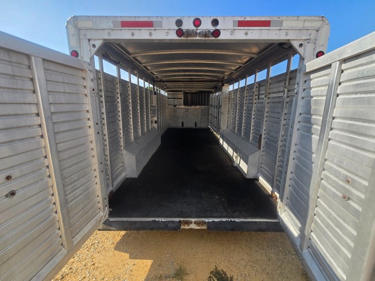 #26361-•-1995-30'-featherlite-trailer-image-21