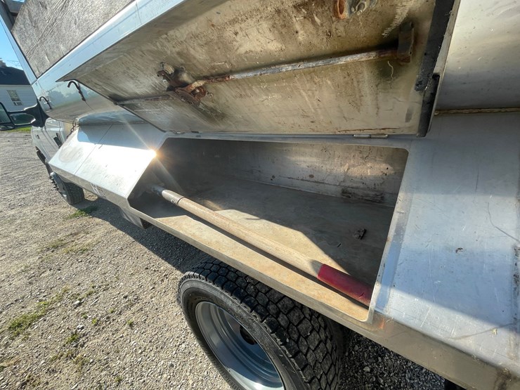 2002-ford-f550-xl-image-27