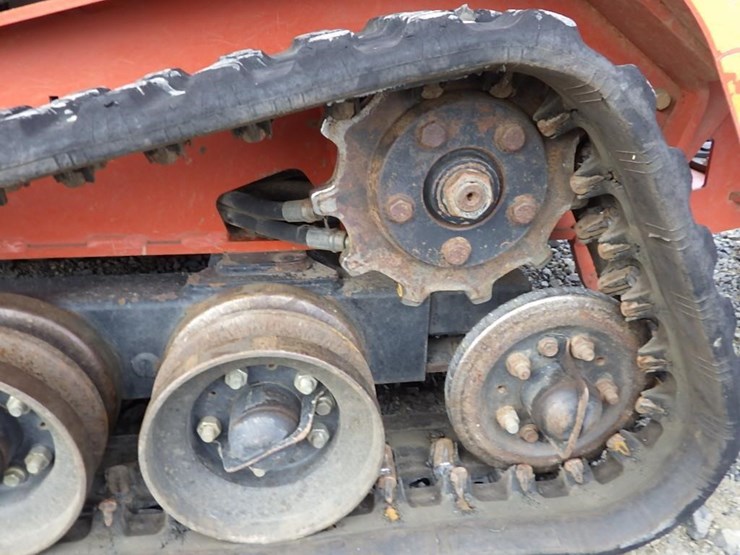 2022-ditch-witch-sk800-image-15