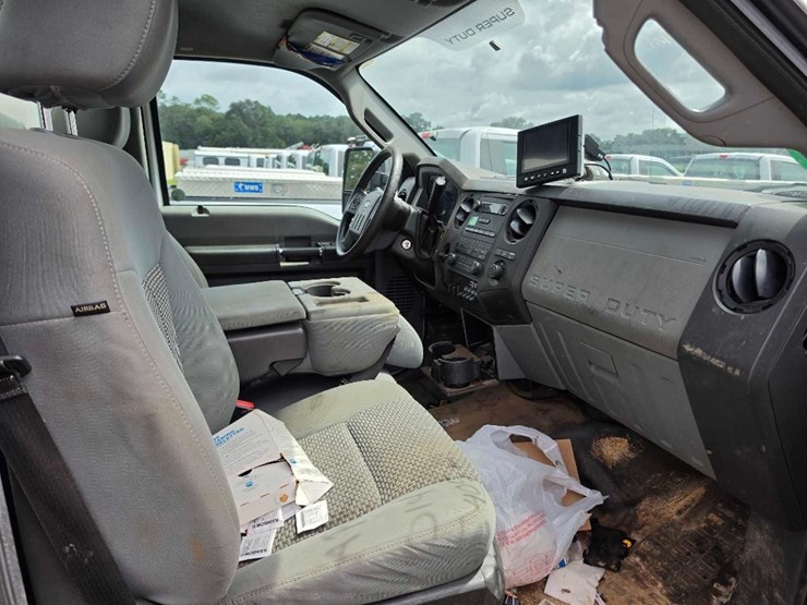 2014-ford-f550-image-8