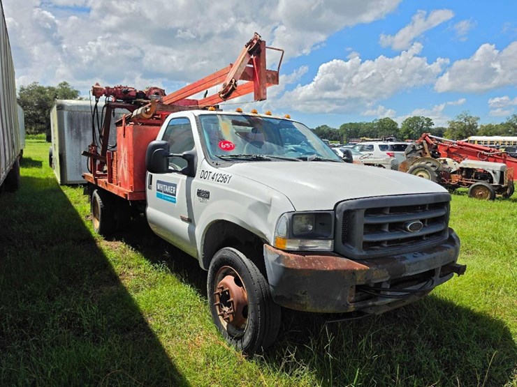 2004-ford-f550-image-1