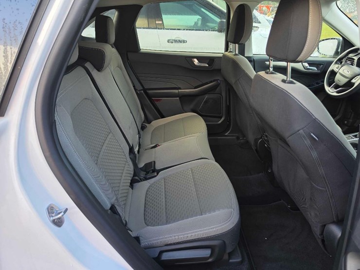 2022-ford-escape-image-8