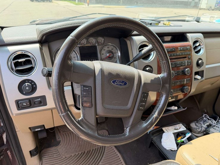 2010-ford-f150-lariat-image-47