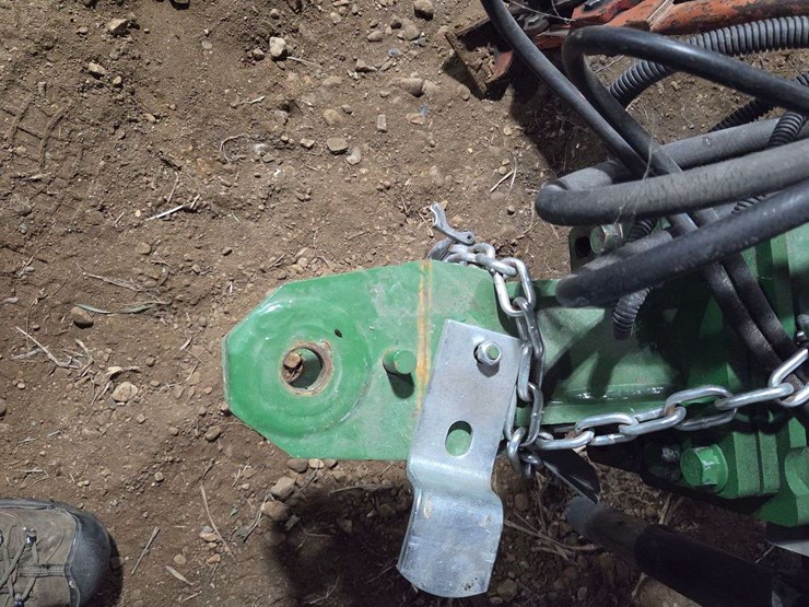 2023-john-deere-560r-image-17