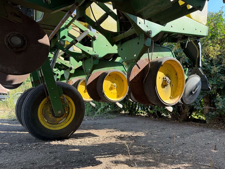john-deere-7200-image-15
