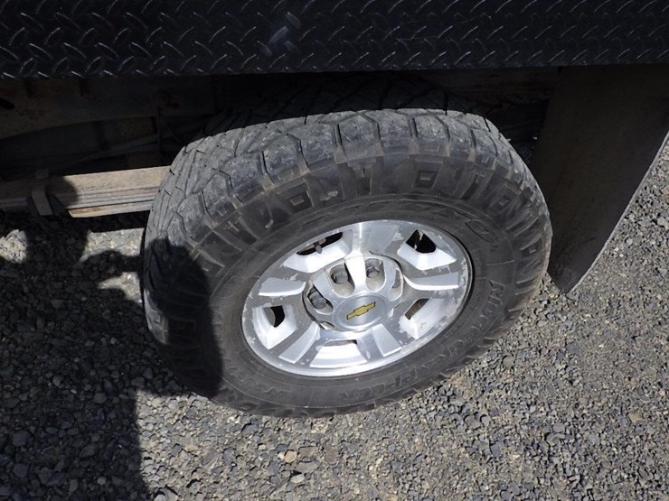 2004-chevrolet-2500hd-image-15