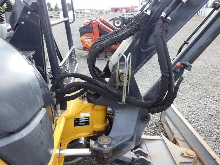 2023-deere-60g-image-27