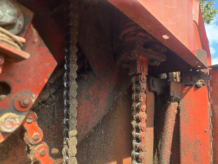 hesston-5540-image-42