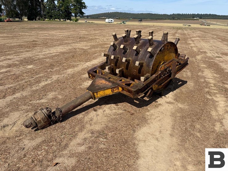 sheepsfoot-compaction-roller-image-1