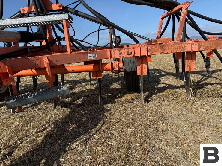 2008-custom-22.5'-air-seeder-image-15