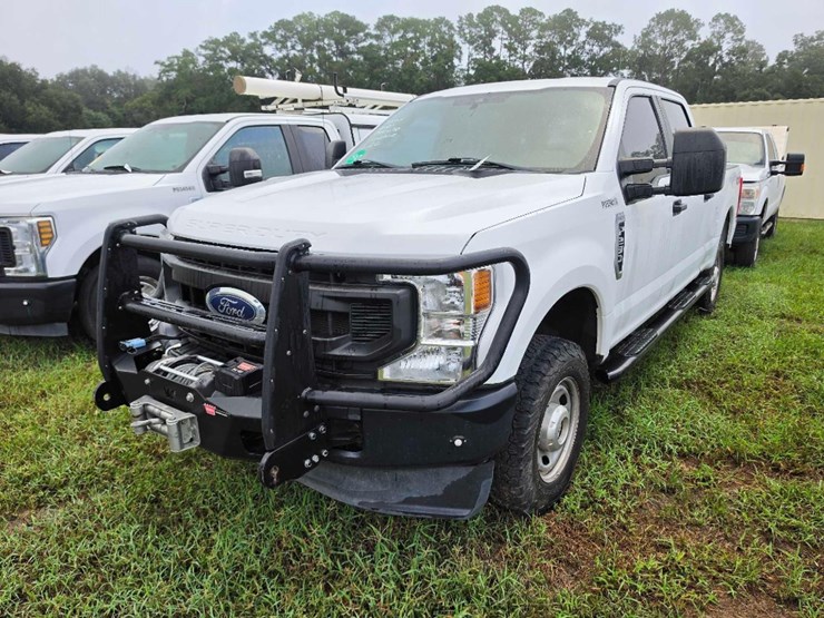2021-ford-f250-xl-image-3