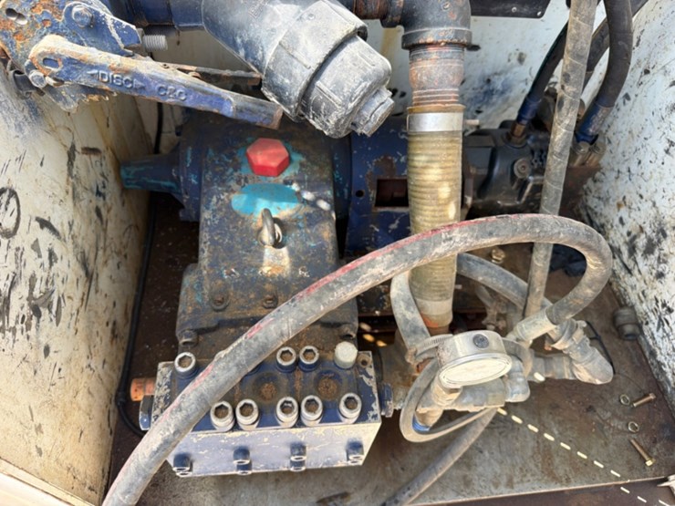 2020-peterbilt-567-image-5