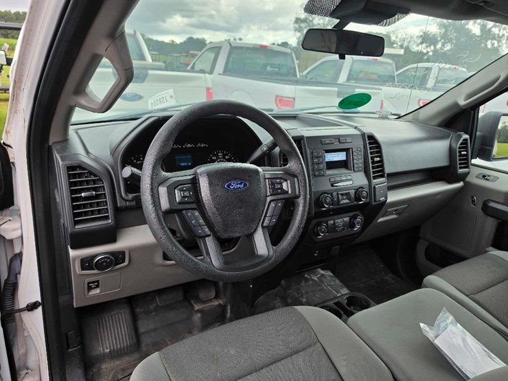 2019-ford-f150-xl-image-10