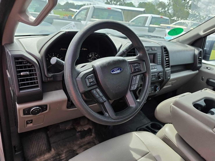 2018-ford-f150-xl-image-11