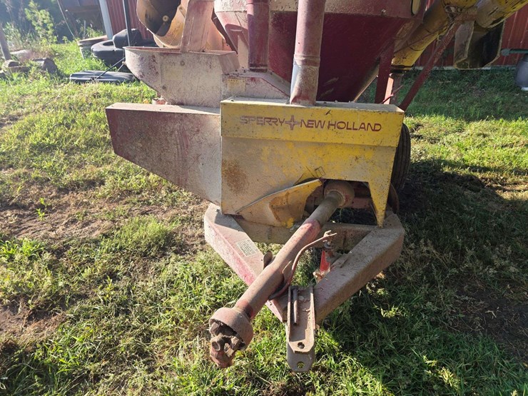 new-holland-355-image-7
