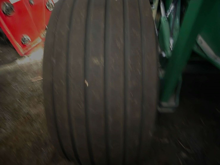 2023-john-deere-560r-image-12