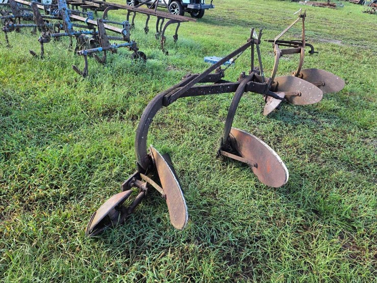 180---massey-ferguson-2-row-bottom-plow-image-4