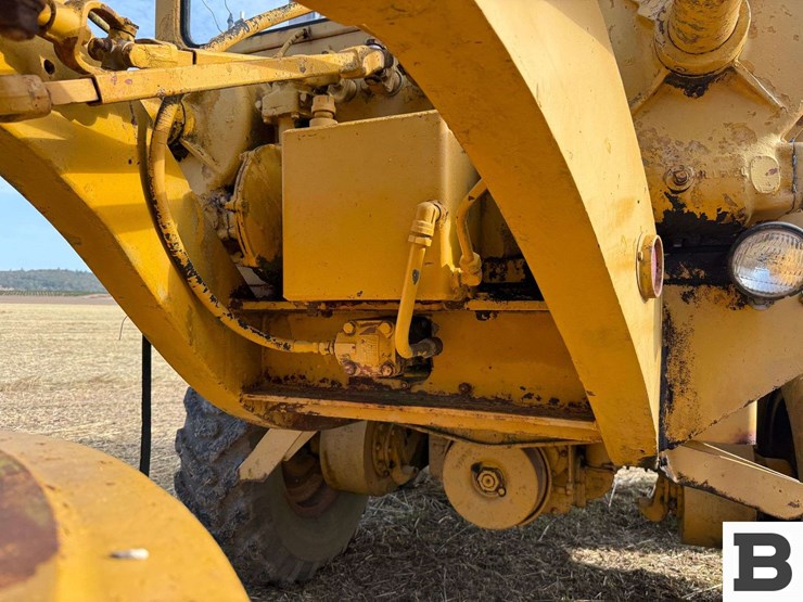 caterpillar-12-image-60