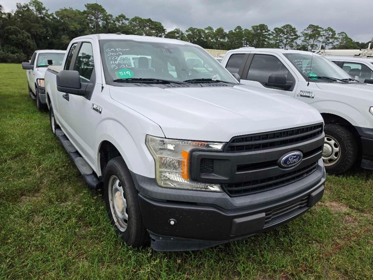 2019-ford-f150-xl-image-1